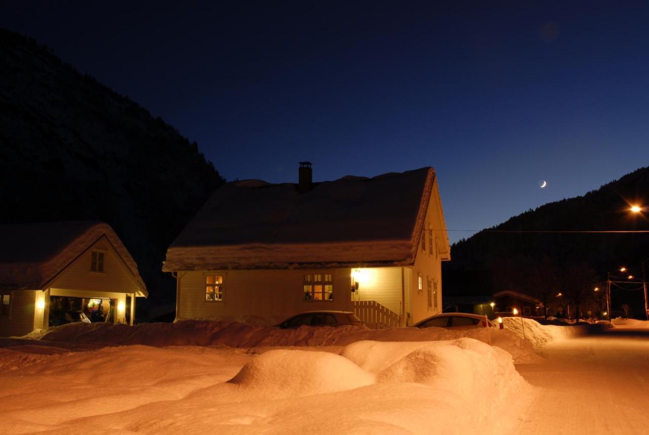Comfortable House In Quiet Area Luster 외부 사진